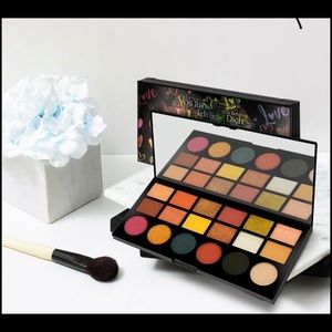Matte & Shimmer Eyeshadow Palette